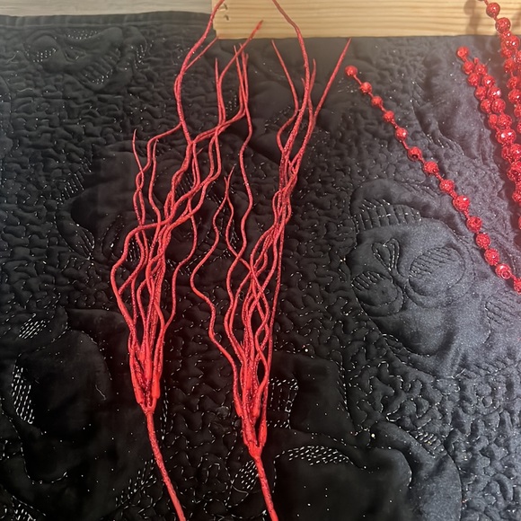 Red Christmas 🎄 Decorations - Picture 5 of 7